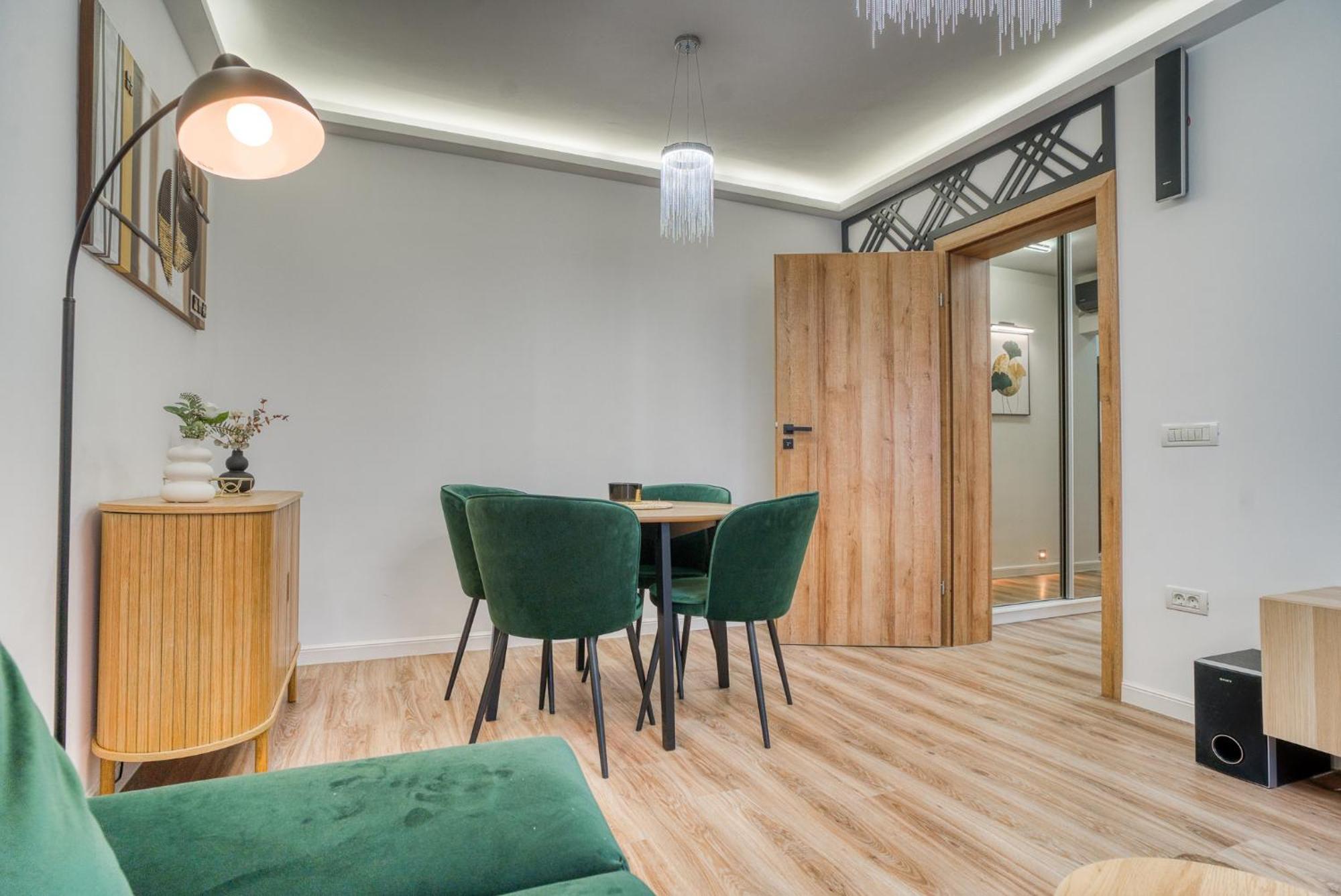 City Chic Retreat: Newly Renovated 1Br Apartment Bucarest Exterior foto