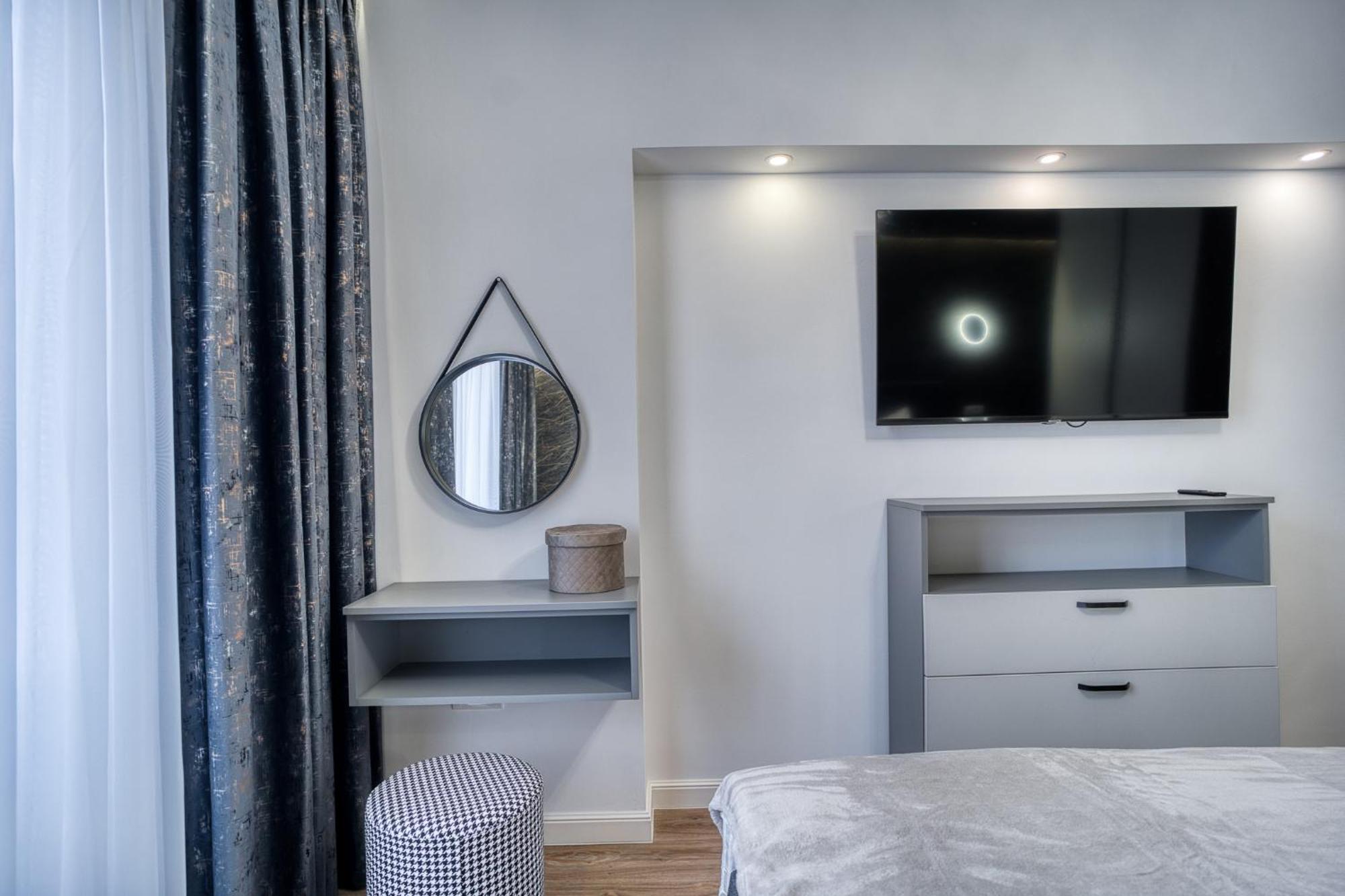 City Chic Retreat: Newly Renovated 1Br Apartment Bucarest Exterior foto